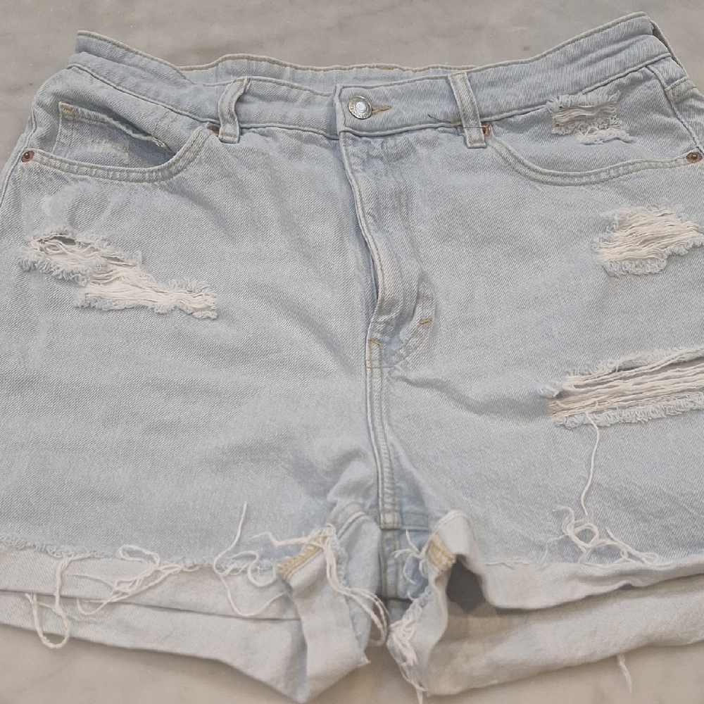 H&M Light Blue‎ &Denim Ultra High Waist Mom Ripped Jean Shorts Sz 12